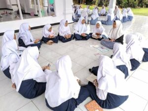 Darsul Masa’: Latih Santri Kelas 6 TMI Menjadi Guru Profesional