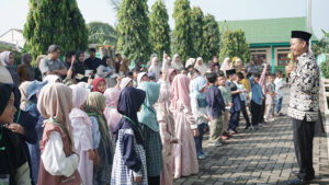 “Antusiasme Tinggi! Puluhan Calon Santri Ikuti Tes di Gedung Arofah”