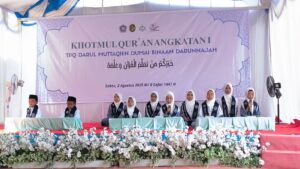 TPQ Darul Muttaqien Dumai Gelar Khotmul Quran Angkatan Pertama