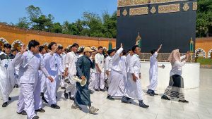 Implementasi Rukun Islam Kelima, Santri Kelas 4 TMI Gelar Praktik Manasik Haji