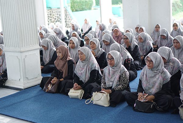 Pimpinan Pesantren Darul Muttaqien Tegaskan Pentingnya Adab, Sholat, dan Semangat Berkurban Sepanjang Hayat