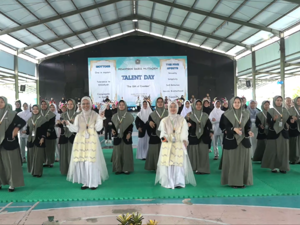 Santri Putri Darul Muttaqien Unjuk Bakat di Talent Day 2026: Pesantren Wadah Bebas Berkarya