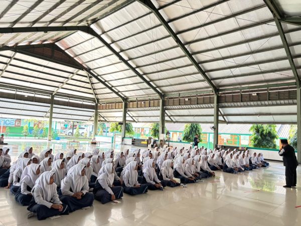 Bekali Santri Kelas 3 TMI Putri Menuju Kedewasaan, TMI Gelar Seminar Motivasi