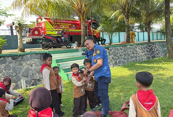Asyiknya Penutupan Prasiaga RA Darul Muttaqien: Belajar Mandiri hingga Simulasi Bareng DAMKAR!