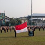 Bukan Sekadar Seragam, Pembina Upacara Ajak Santri Hidupkan Jiwa Pramuka