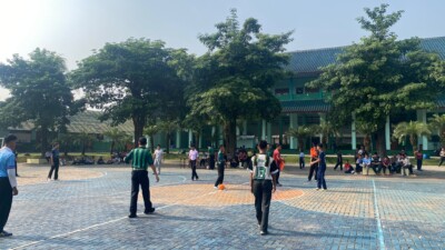 PORSEKA XXXVIII Resmi Digelar, Santri Putra Antusias Ikuti Beragam Perlombaan Olahraga