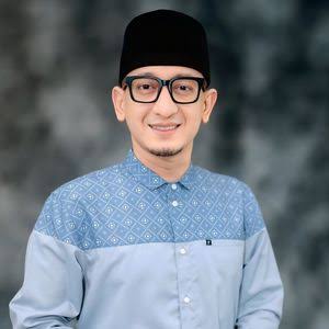 Ustadz Achmad Zacky Mirza