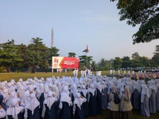 “Karena Hidup Hanya Sekali, Maka Hiduplah yang Berarti”, Pesan Pembina Upacara HUT ke-81 RI